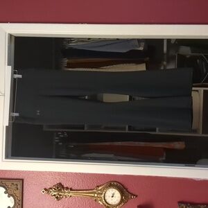 Under Armour black flare leggings size M/L never worn